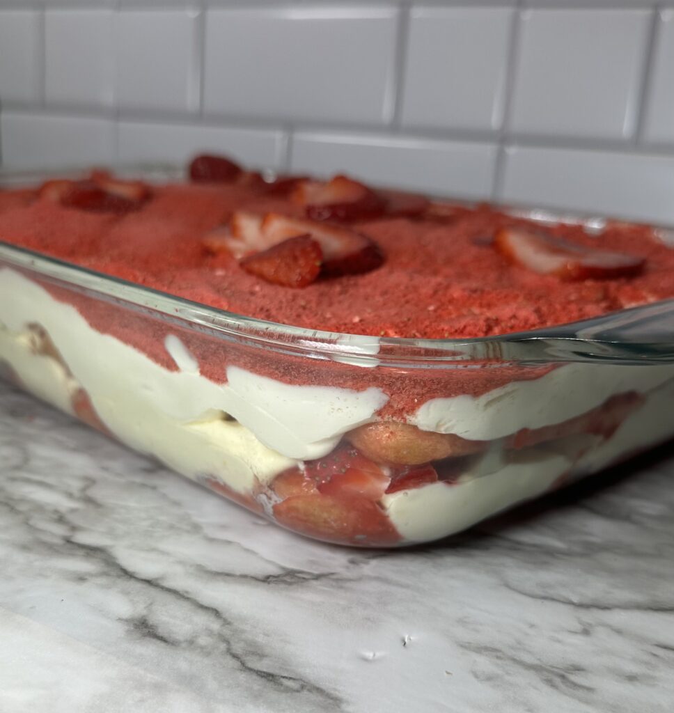 strawberry tiramisu recipe, easy strawberry tiramisu, no-bake desserts, summer tiramisu, tiramisu with strawberries, strawberry desserts, strawberry tiramisu ,strawberry, no bake dessert ,summer dessert, strawberry desserts, easy recipes, tiramisu , homemade 